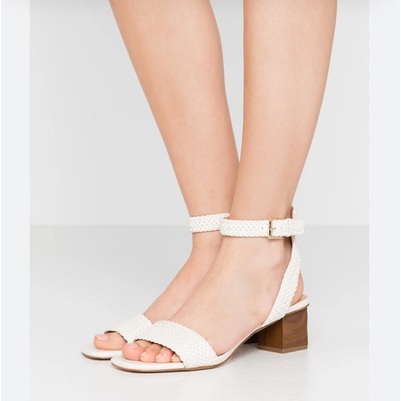 MICHAEL MICHAEL KORS
Petra Woven Ankle-Strap Sandals size 8 NEW - Picture 1 of 16